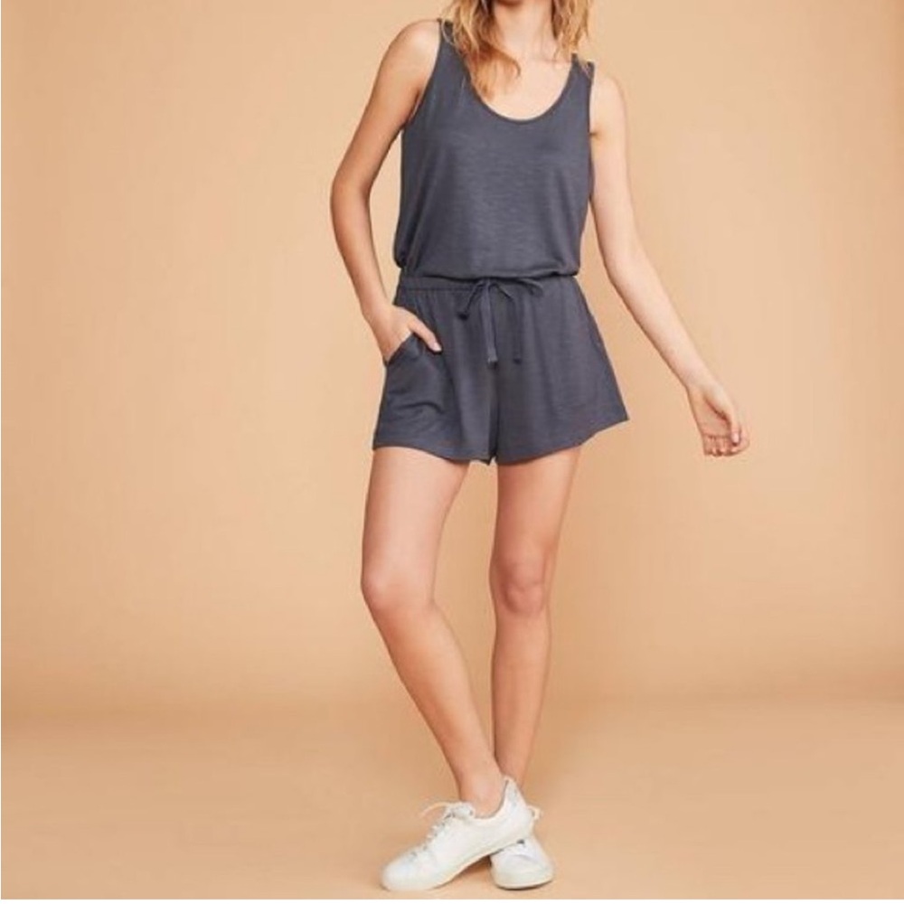 Lou & Grey Dark Grey Romper size small